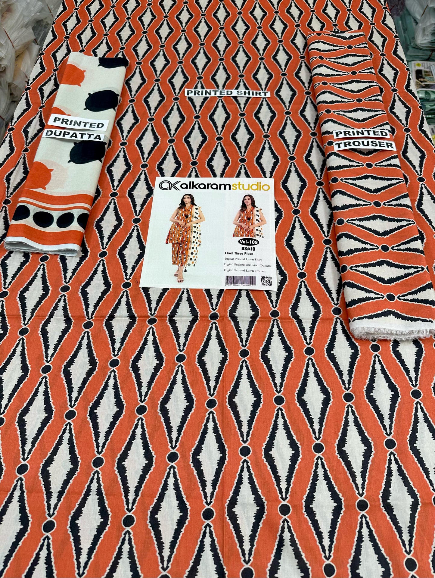 VOL 109 | DS 10 | DIGITAL PRINTED LAWN 3PC VOIL LAWN DUPATTA