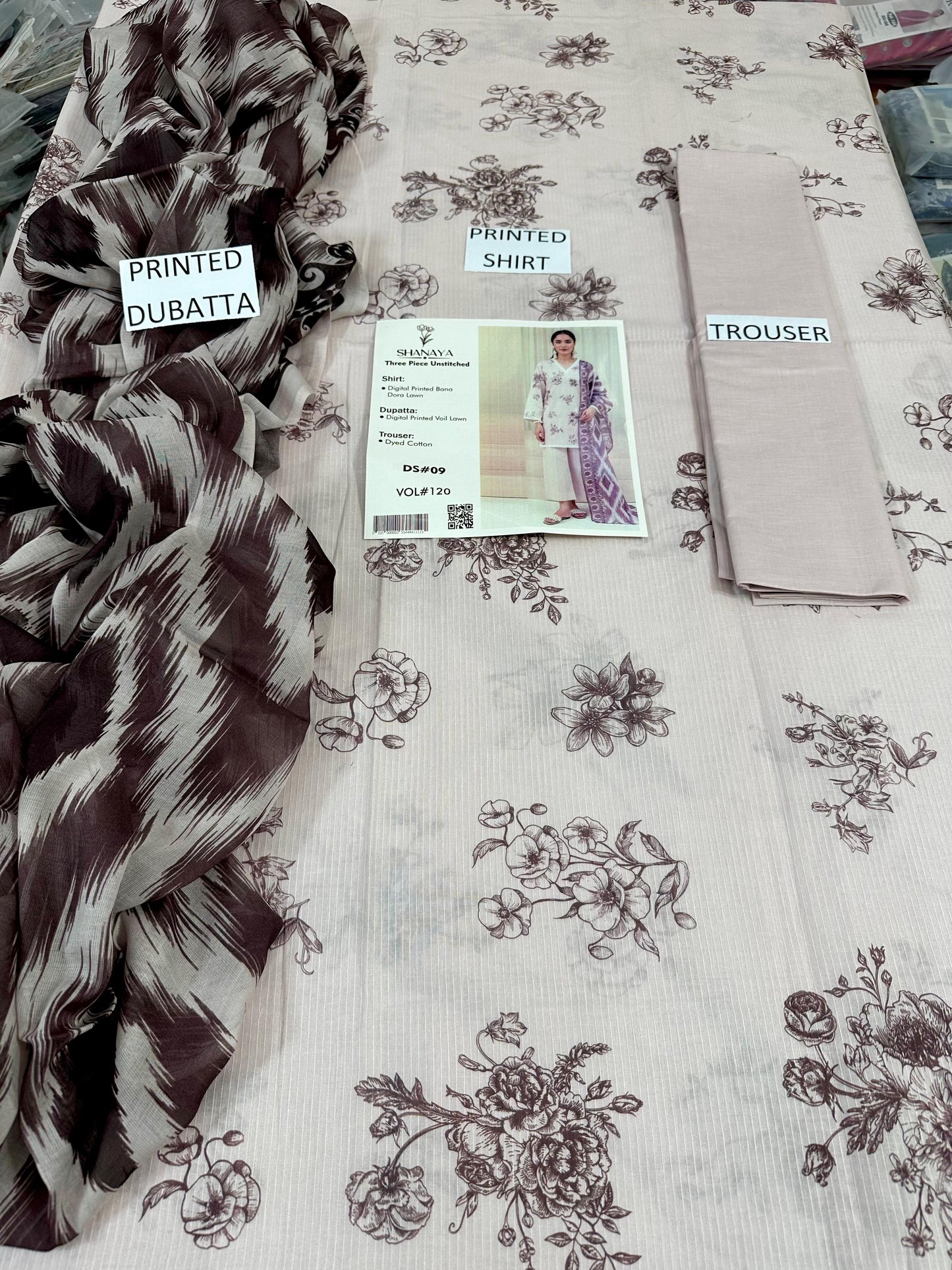 VOL 120 | DS 09 | DIGITAL PRINTED BANADORA LAWN 3PC DYED TROUSER VOIL LAWN DUPATTA
