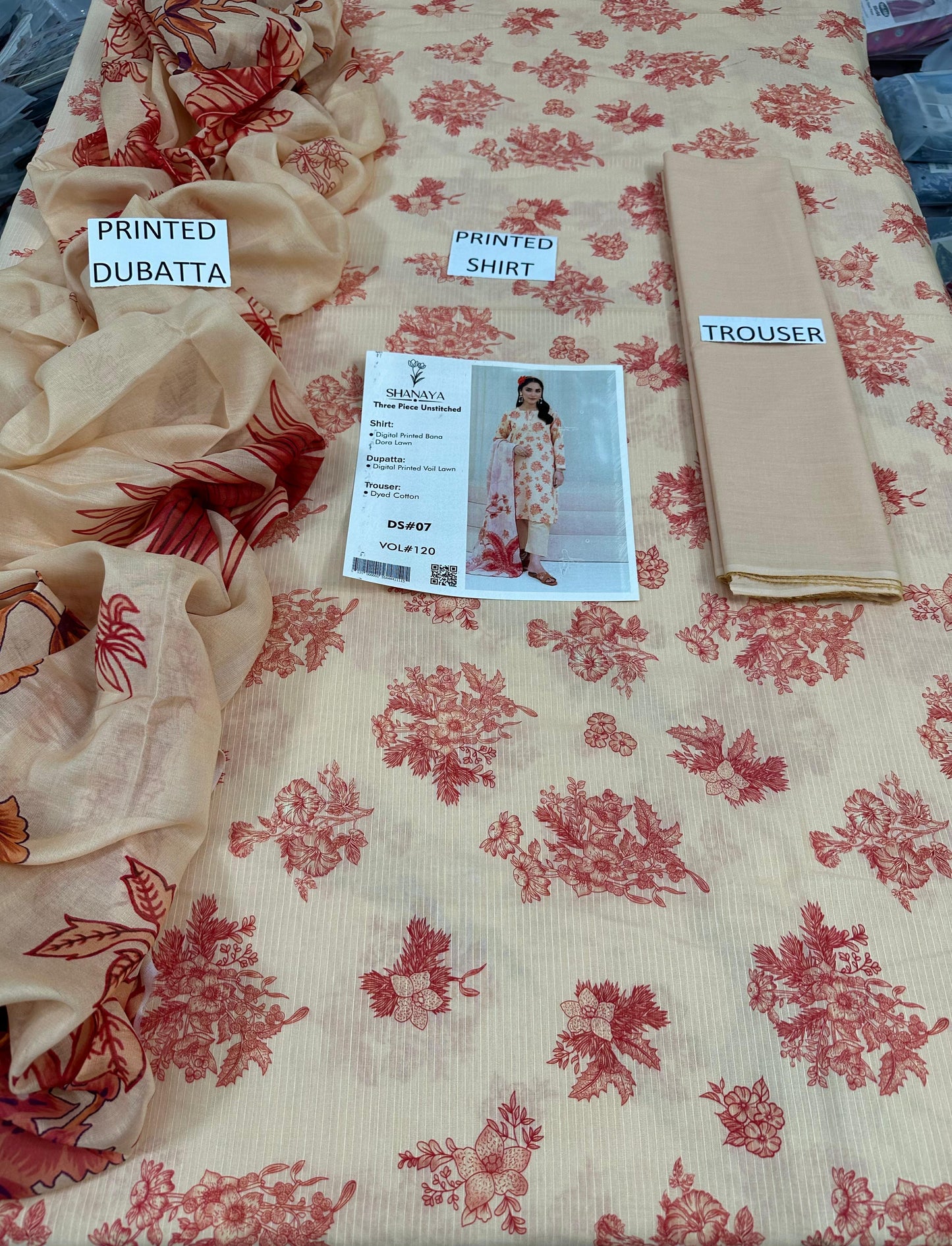 VOL 120 | DS 07 | DIGITAL PRINTED BANADORA LAWN 3PC DYED TROUSER VOIL LAWN DUPATTA