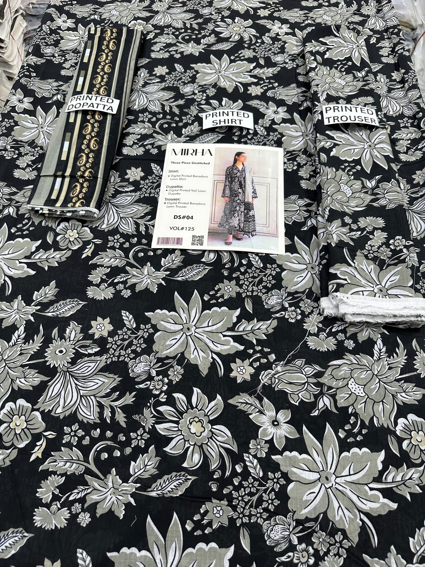 VOL 125 | DS 04 | DIGITAL PRINTED BANADORA LAWN 3PC VOIL LAWN DUPATTA