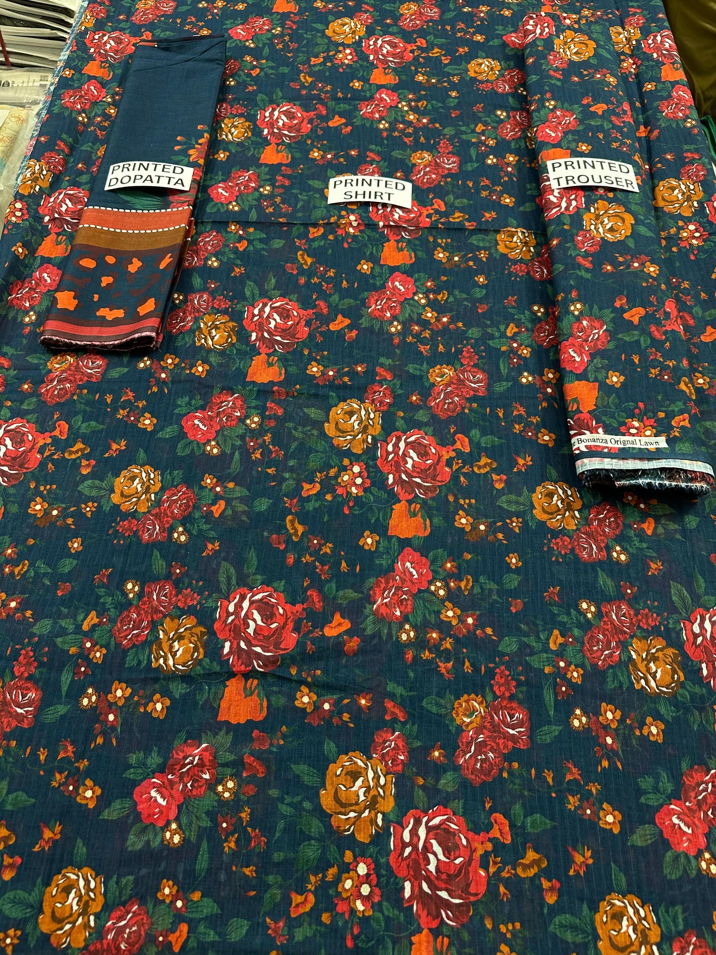 VOL 127 | DS 18 | DIGITAL PRINTED BANADORA LAWN 3PC VOIL LAWN DUPATTA